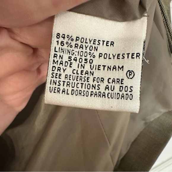 Le Suit Petite Women’s Long Sleeve 2-Button Tan Blazer Suit Jacket Size 10P GUC - Picture 7 of 8